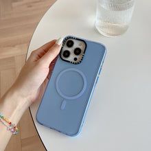 Cargar imagen en el visor de la galería, Funda Traslucida con MagSafe para Iphone