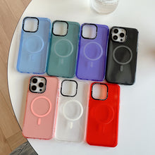 Cargar imagen en el visor de la galería, Funda Traslucida con MagSafe para Iphone