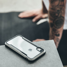 Cargar imagen en el visor de la galería, Funda Uso Rudo Aluminio Raptic Shield Para iPhone 7 / 8 / SE 2020 / SE 2022