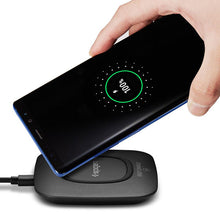 Cargar imagen en el visor de la galería, Spigen Cargador Inalámbrico Essential® F301w