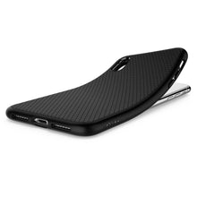 Cargar imagen en el visor de la galería, Funda Spigen Liquid Air Carbono para iPhone XR