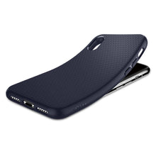 Cargar imagen en el visor de la galería, Funda Spigen Liquid Air Carbono para iPhone X / XS