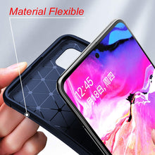 Cargar imagen en el visor de la galería, Funda Rugged Carbon Fibra Flexible Para iPhone 11