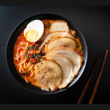 Cargar imagen en el visor de la galería, Ramen Instantáneo Thai Mama Ramen Cerdo TomYum Picante 20 bolsas
