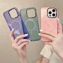 Cargar imagen en el visor de la galería, Funda Traslucida con MagSafe para Iphone
